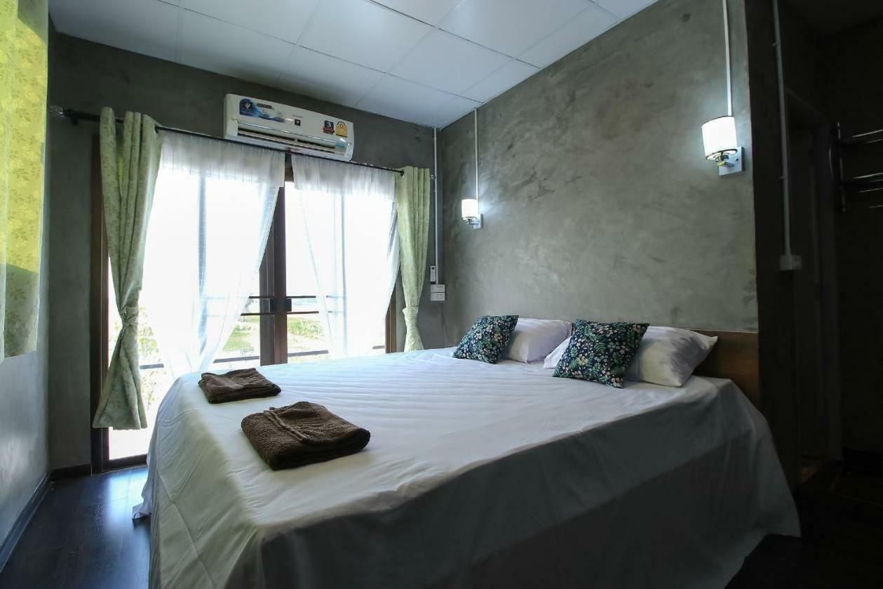 Falik Farm Stay Аюттхая Экстерьер фото